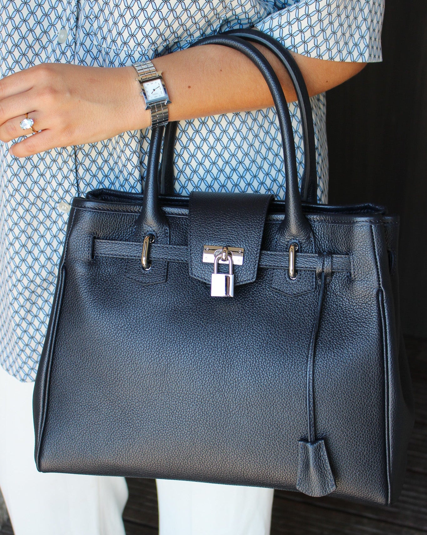 berthille-vend-me-sac-cuir-marine-pleine-fleur image 3