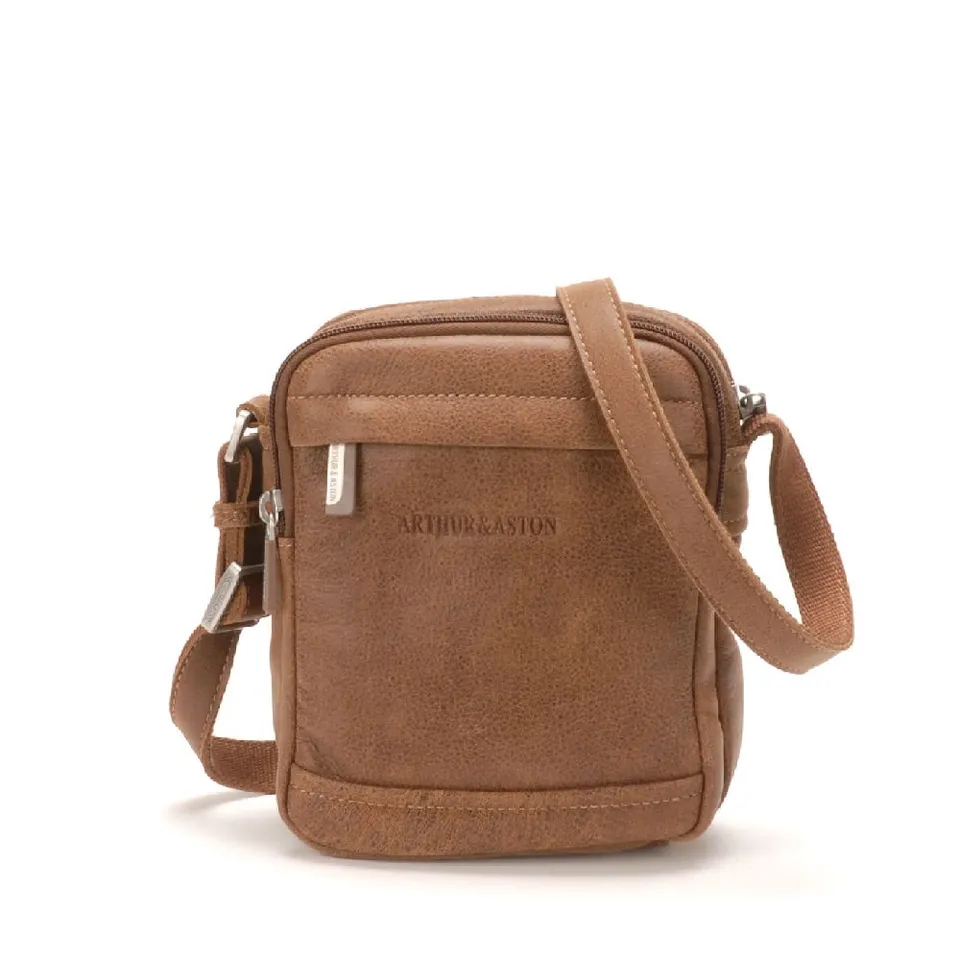 arthur-et-aston-cristiano-sacoche-cuir-marron image 1