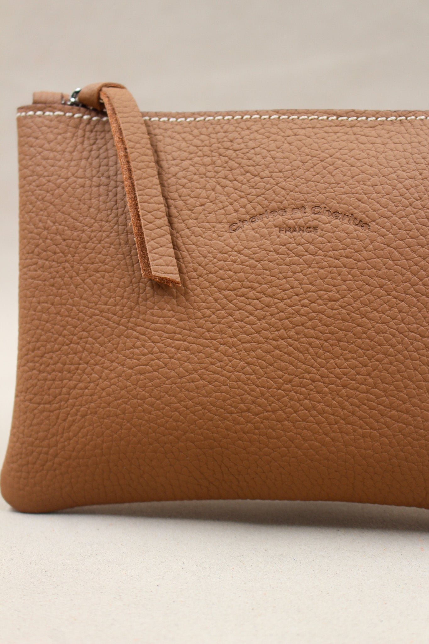 charles-et-charlus-trousse-pochette-cuir-gold-20-cm image 2