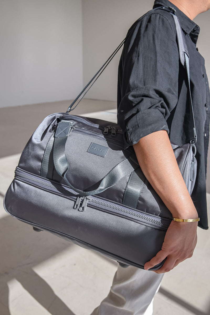 calpak-stevyn-duffel-sac-de-sport-navy-compartiment-chaussures image 7
