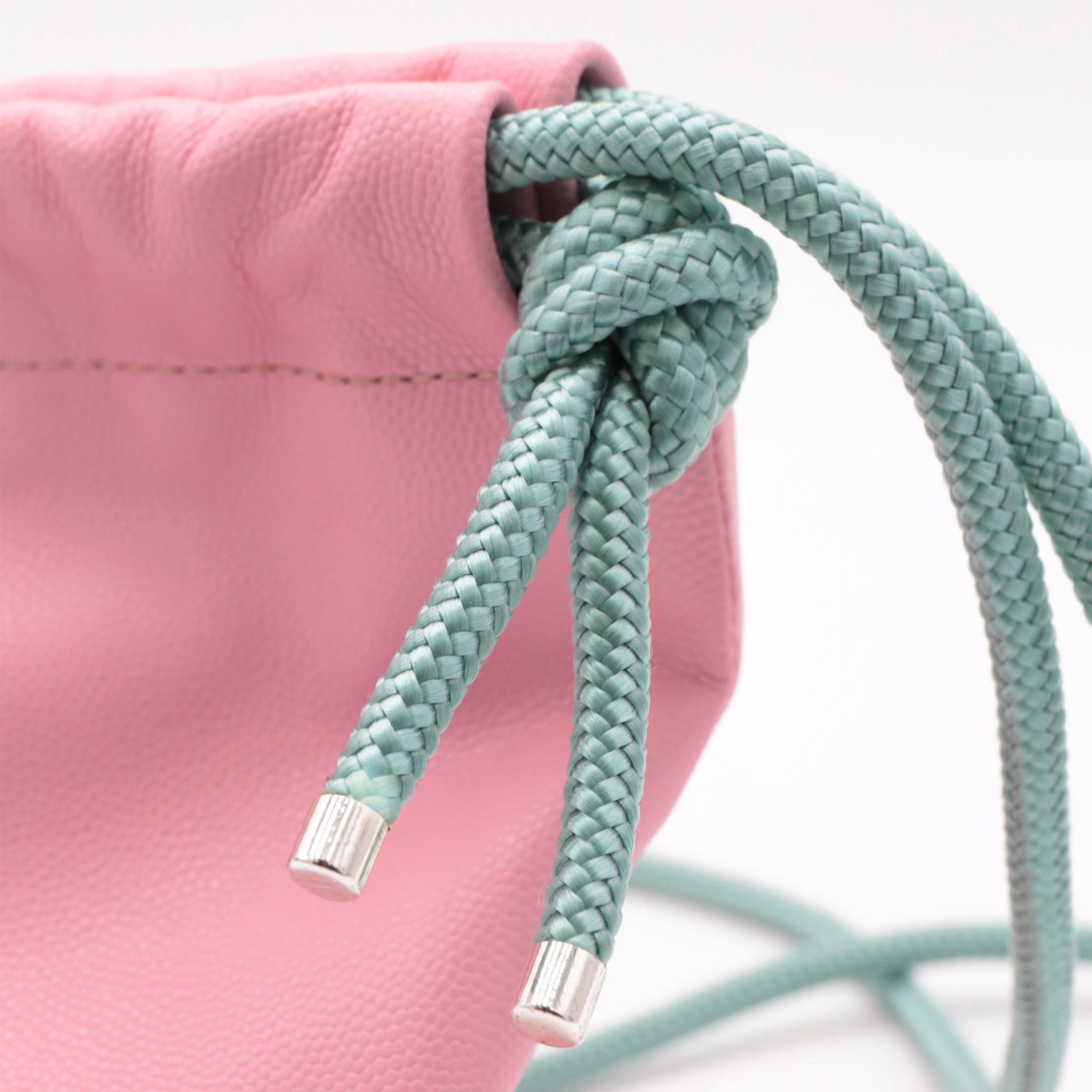 atelier-penso-lut-ce-sac-cuir-crossbody-rose-bonbon image 4