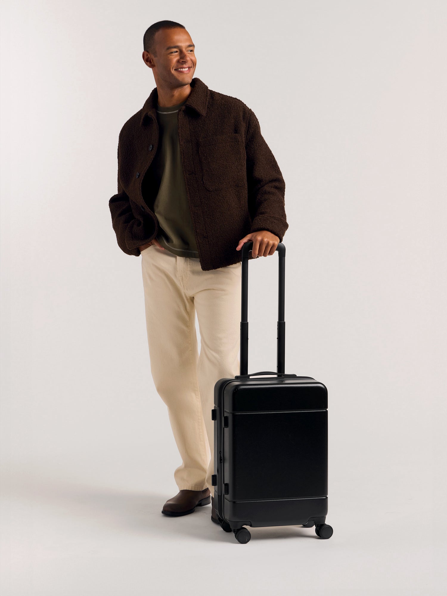 calpak-hue-valise-cabine-rigide-juniper-extensible image 8
