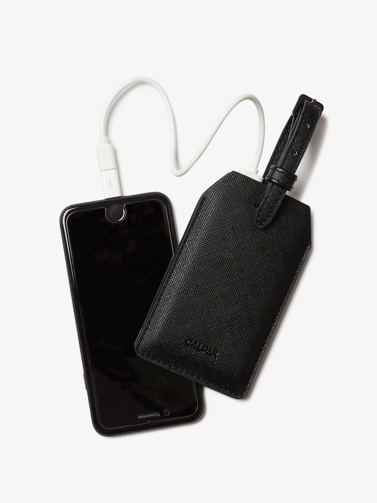 calpak-luggage-tag-charger-tiquette-noire-2500-mah image 1