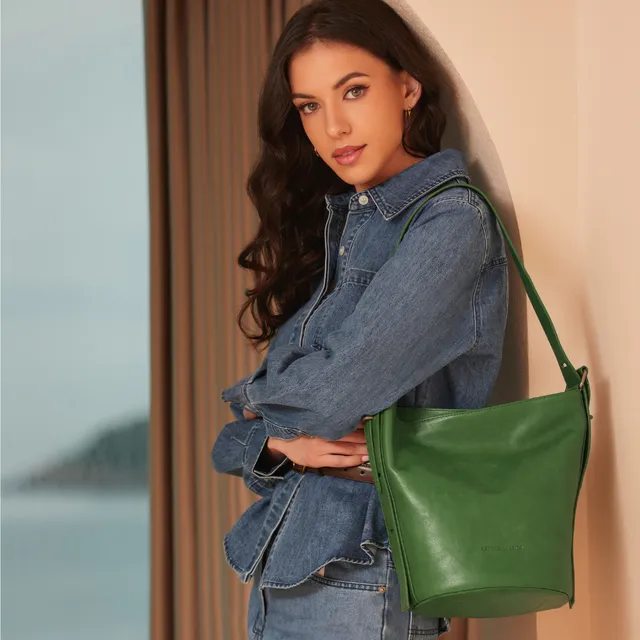arthur-et-aston-edith-sac-seau-cuir-paule-vert image 1
