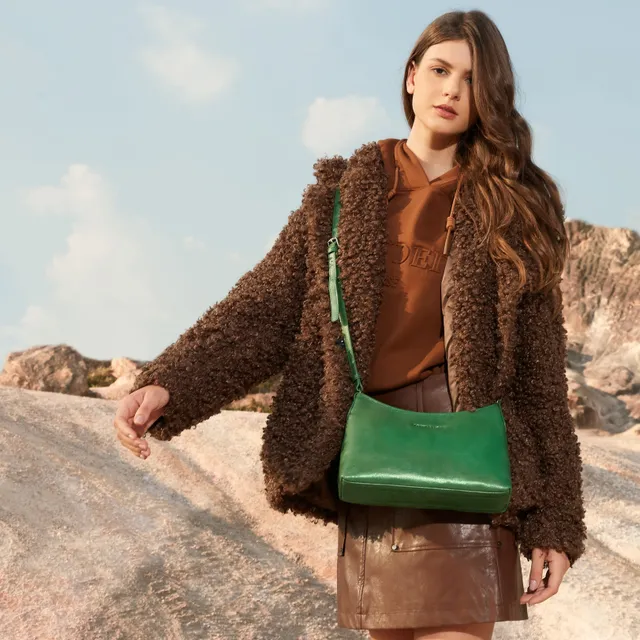 arthur-et-aston-edith-sac-bandouli-re-cuir-vert-demi-lune image 1