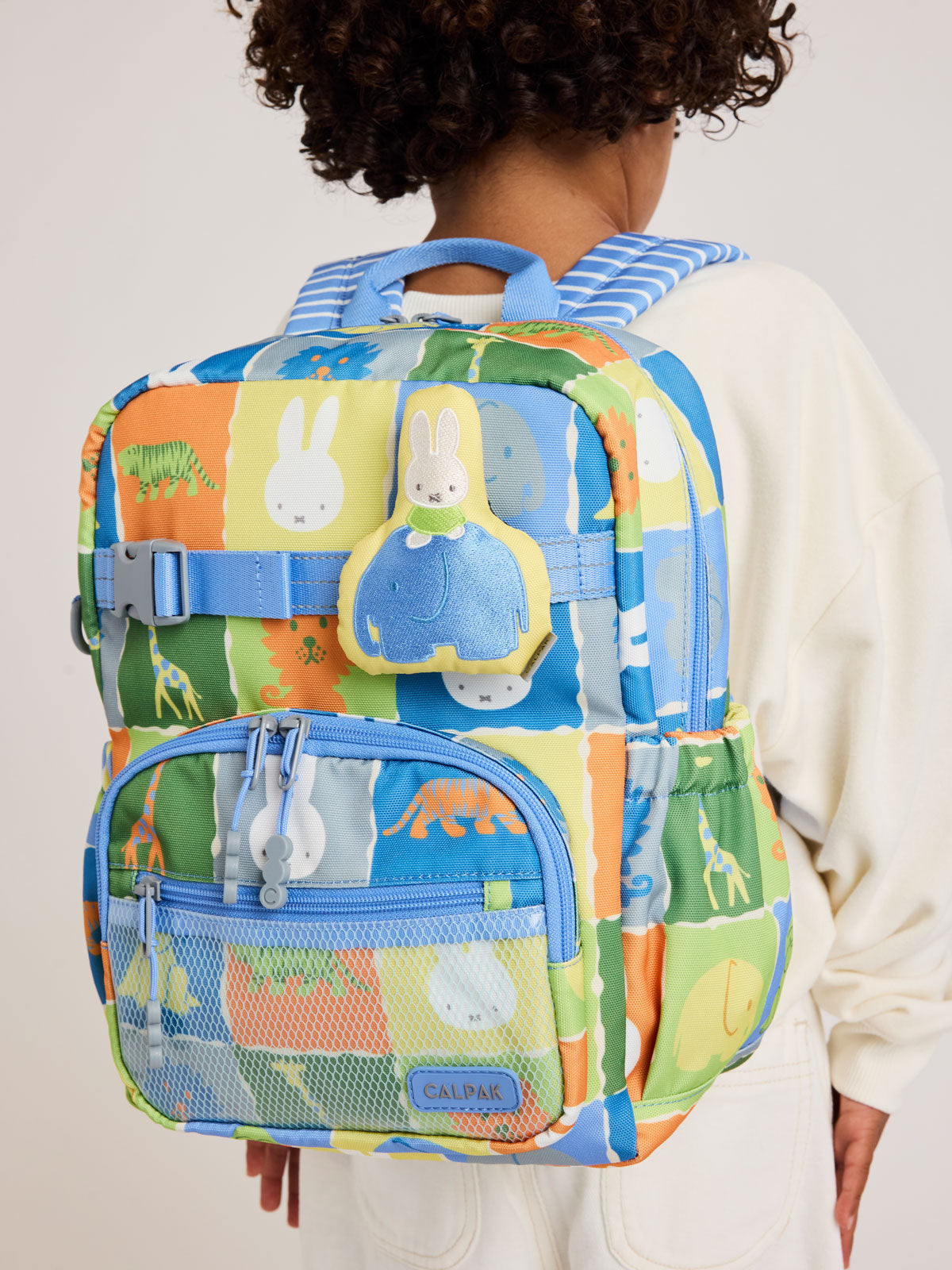 calpak-kids-miffy-breloque-sac-peluche-miffy-makes-memories image 8