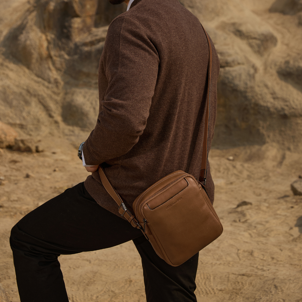 arthur-et-aston-l-on-sac-travers-cuir-homme-grand-mod-le-cognac image 3