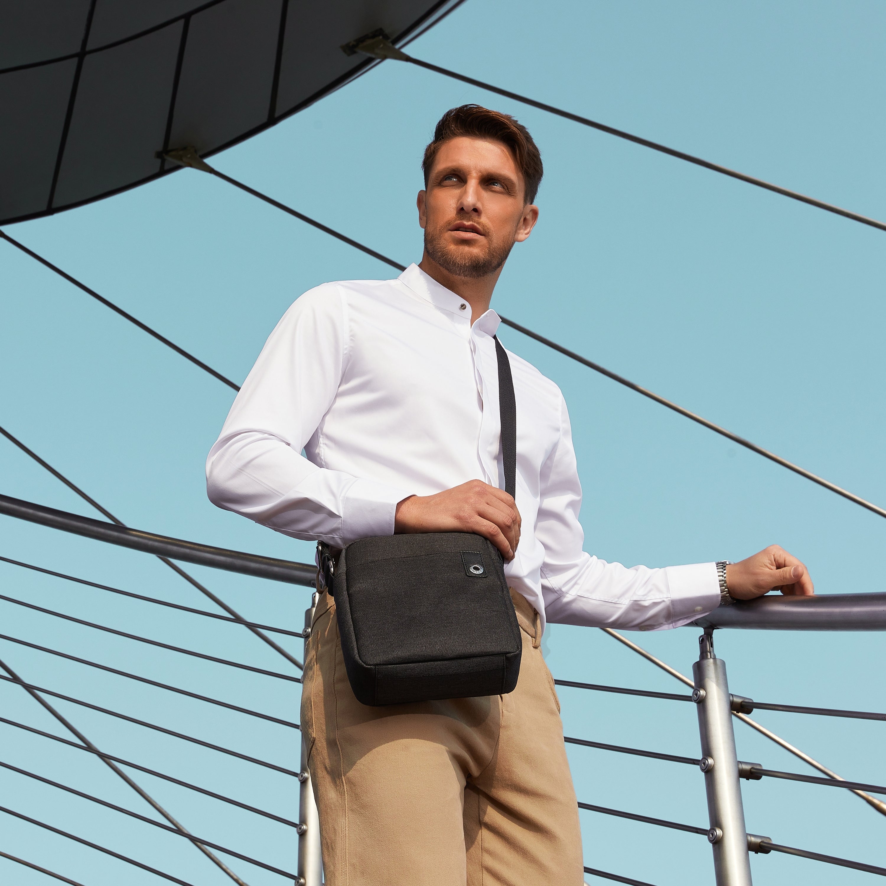 arthur-et-aston-aaron-sac-travers-toile-cuir-noir-grand-mod-le image 8