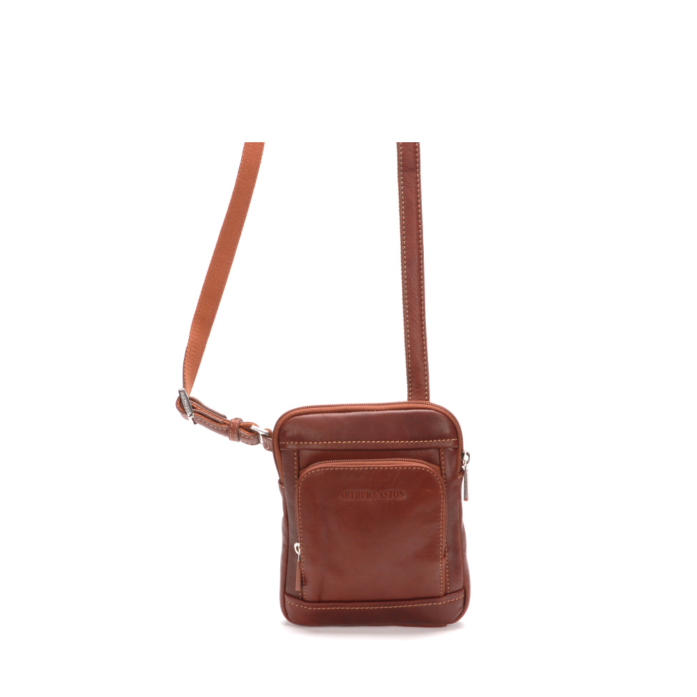 arthur-et-aston-pablo-body-bag-cuir-cognac-plong image 6