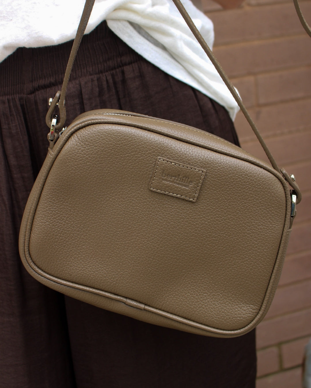 berthille-minaudi-re-pochette-cuir-noir-bandouli-re image 7