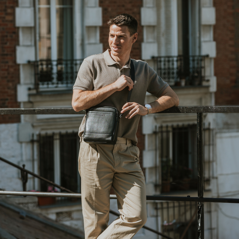 arthur-et-aston-walter-sac-travers-homme-cuir-noir-cro-te image 3