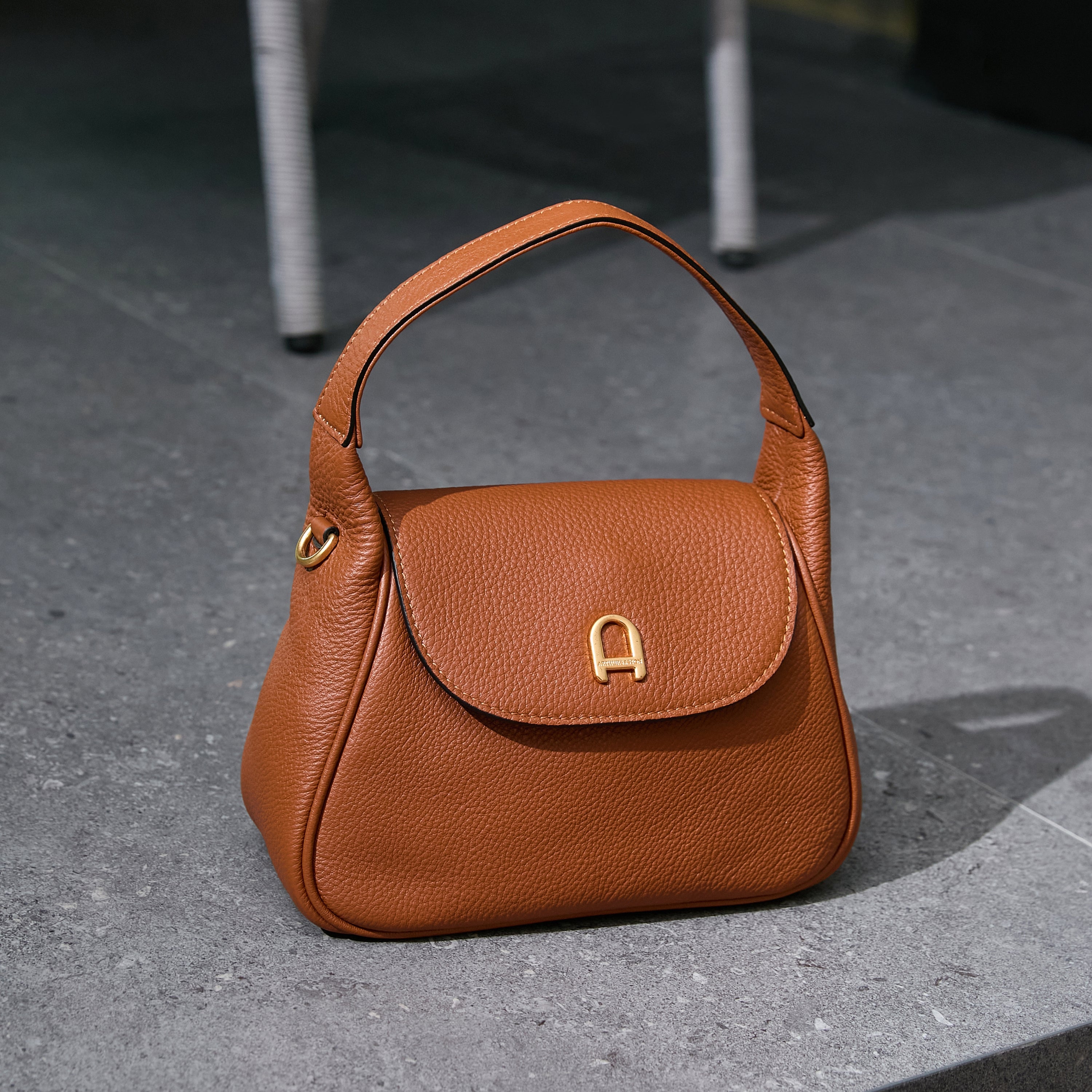 arthur-et-aston-camille-sac-main-cuir-vert-pleine-fleur image 4