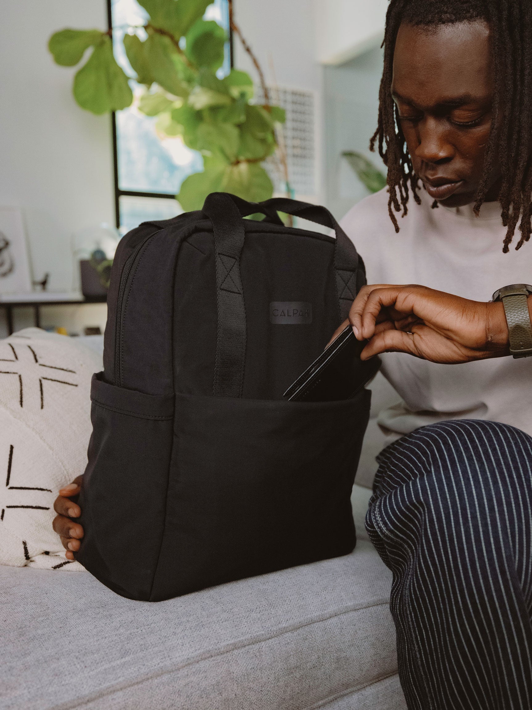 calpak-connect-sac-dos-ordinateur-16-pouces-noir image 4