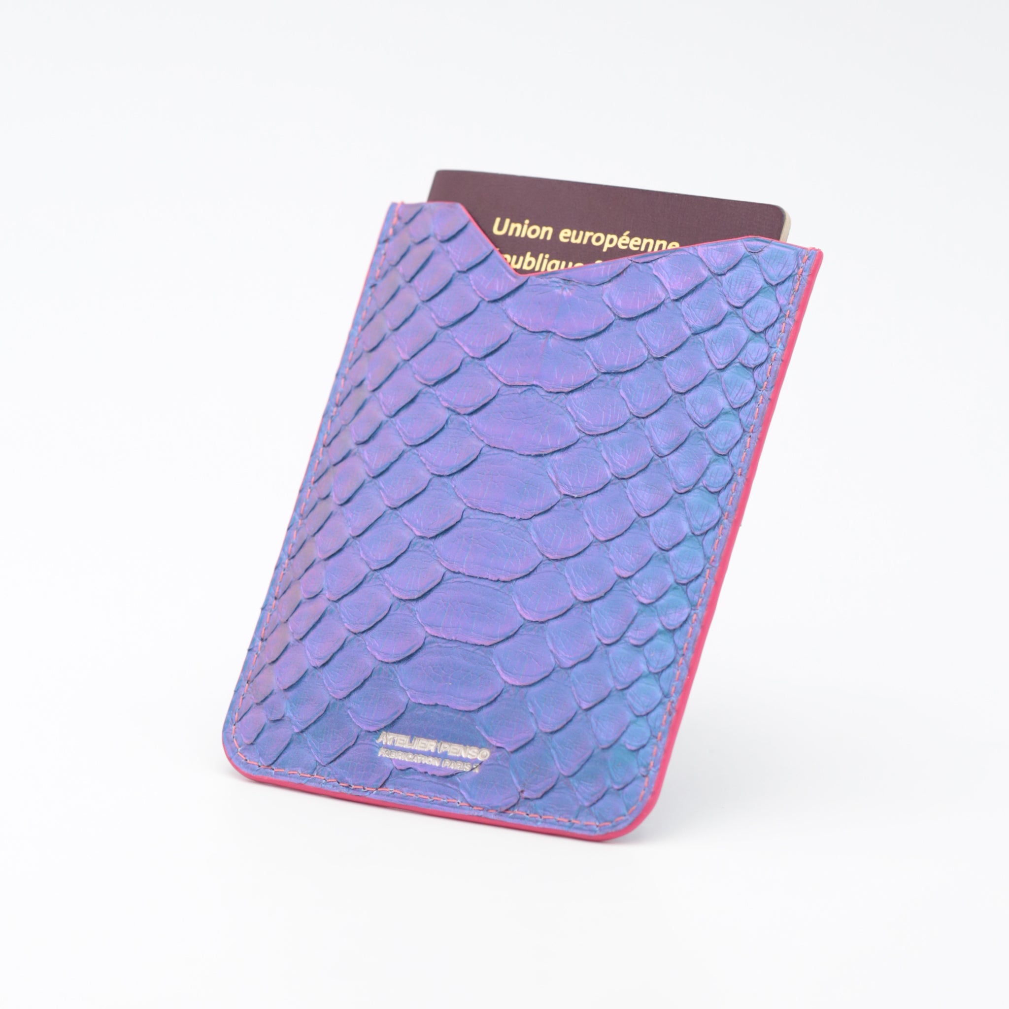 atelier-penso-prot-ge-passeport-python-iridescent-cuir-10-5x13-5 image 3