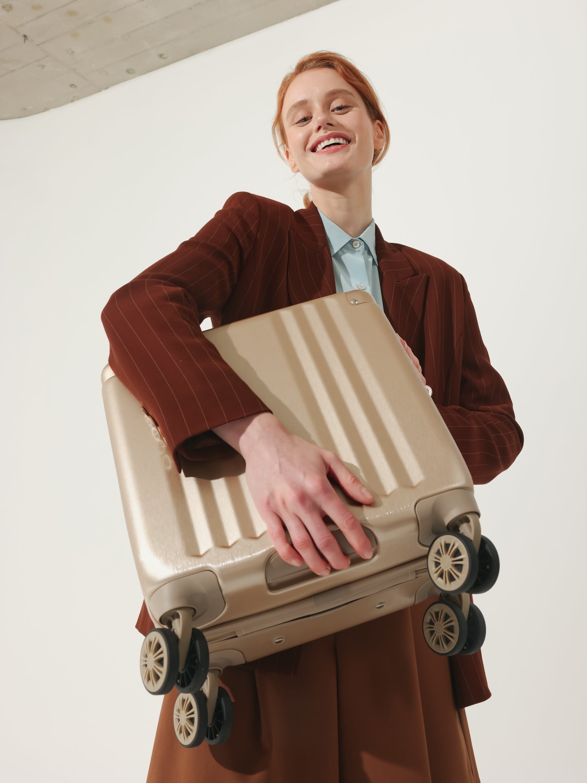 calpak-ambeur-mini-valise-cabine-rigide-noire image 8