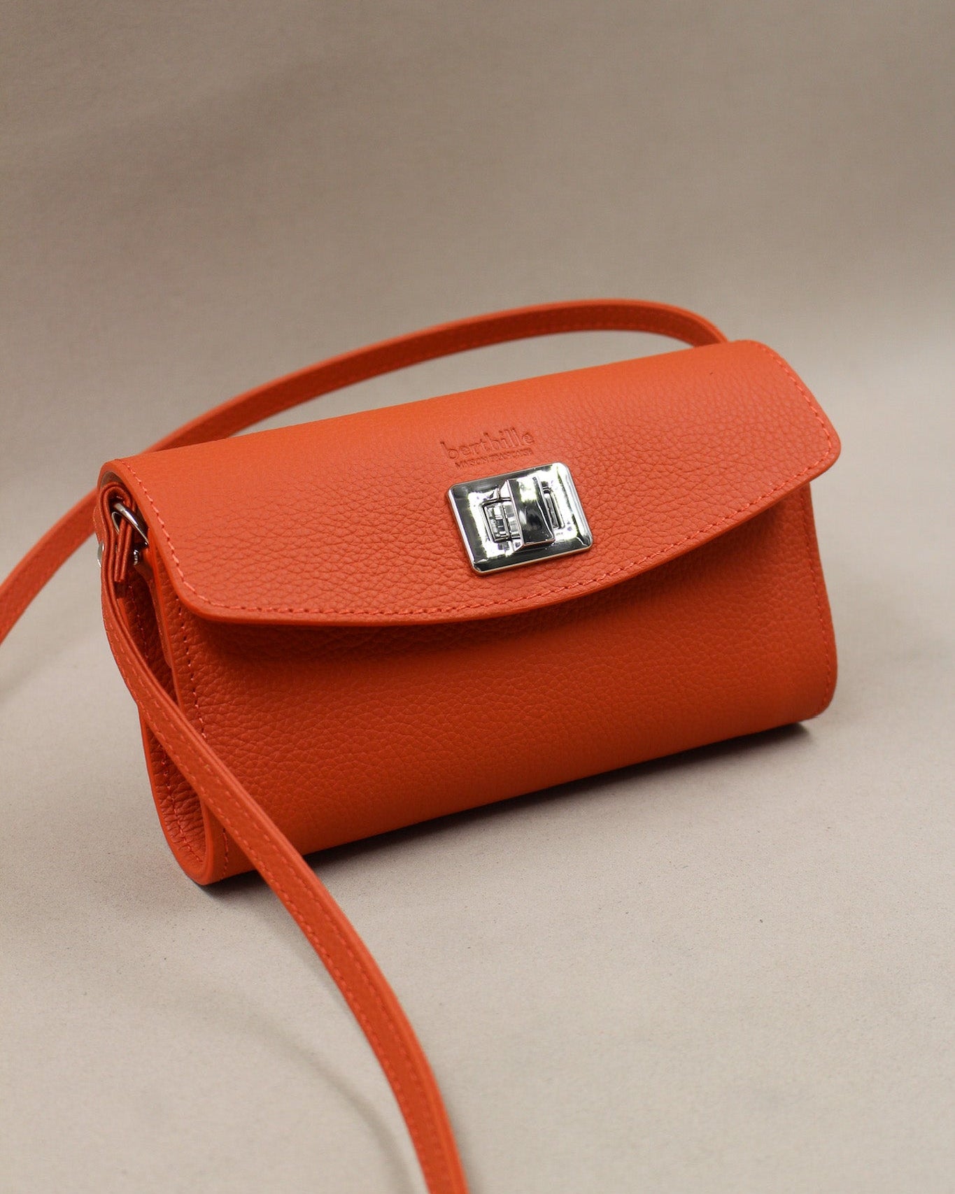 berthille-trotter-t-2026-pochette-cuir-coquelicot image 8