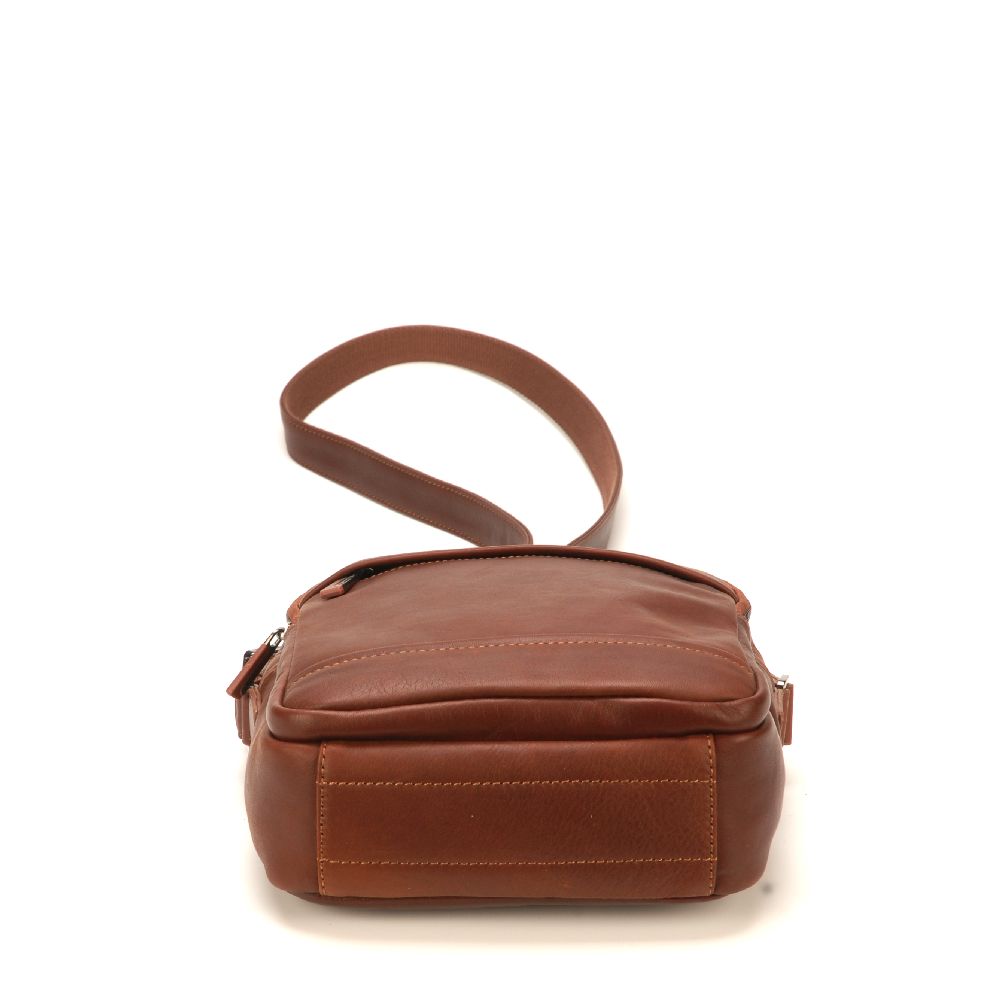 arthur-et-aston-pablo-sac-travers-cuir-plong-ch-taigne-2 image 4